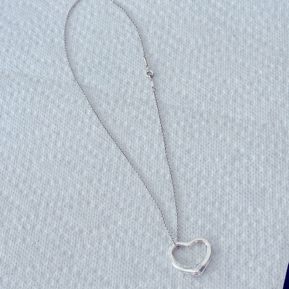Tiffany & Co Elsa Peretti Sterling Silver Open Heart Pendant Necklace. - Picture 4 of 5